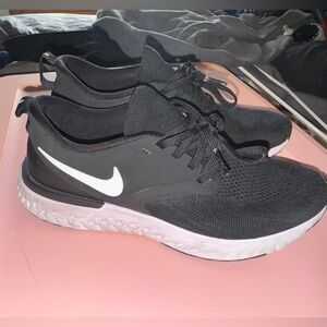 Nike Odyssey React 2 Flyknit Black- GREAT CONDITION